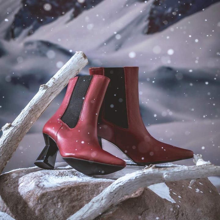 Stylish women’s leather Chelsea boots online