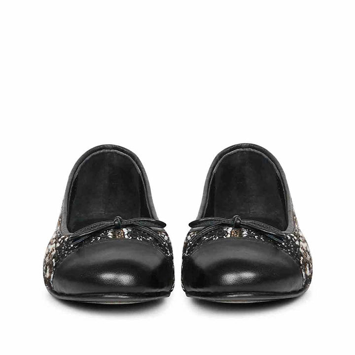 Saint Zinnia Black Handcrafted Leather Pumps