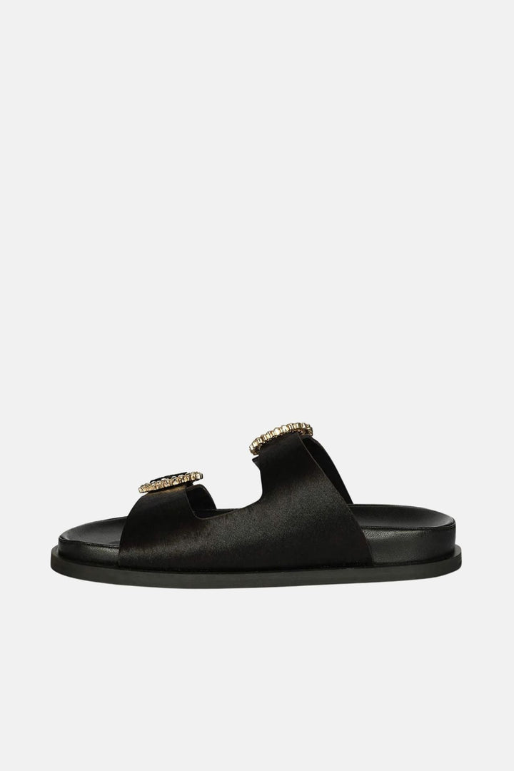 Saint G - Ishie - Black Slide