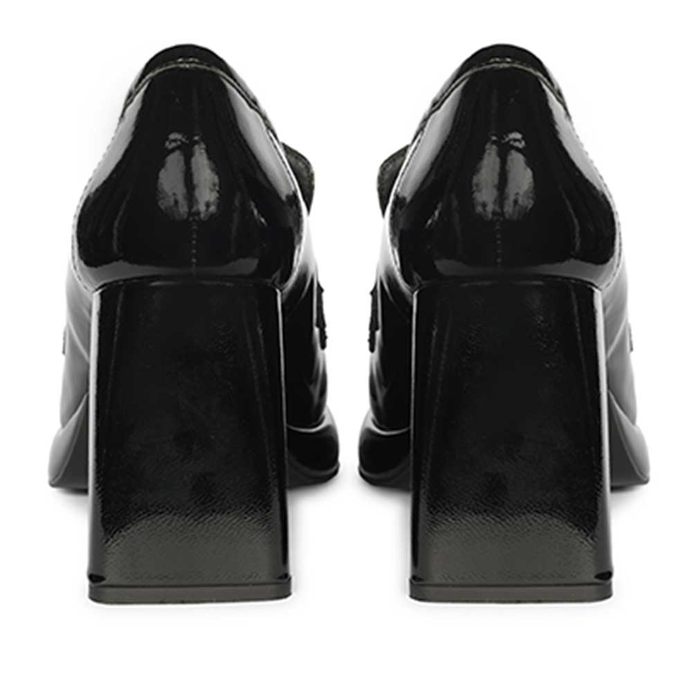 Saint Belen Black Crinkle Patent Moccasins