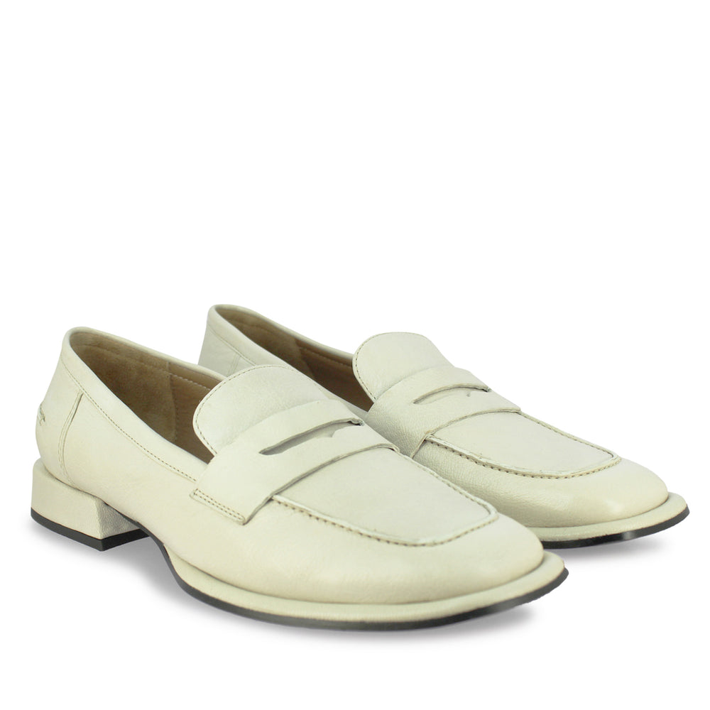 Saint Carla Off White Leather Saddle Strap Moccasins