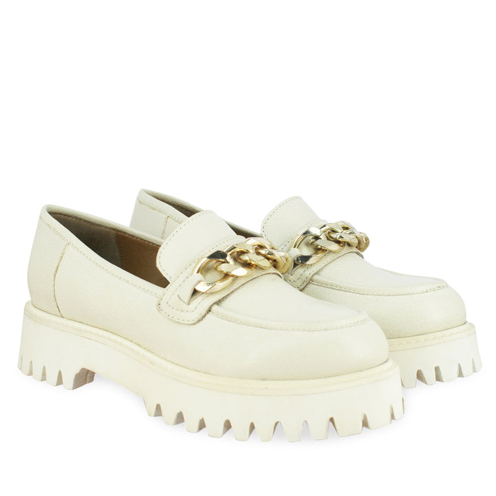 Saint Donna Gold Chain Embellished Off White Leather Moccasins