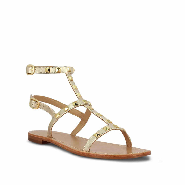 Saint Miriam Platin Leather Flat Sandals: Elegant and comfortable flat sandals in luxurious platinum leather for a stylish and relaxed look