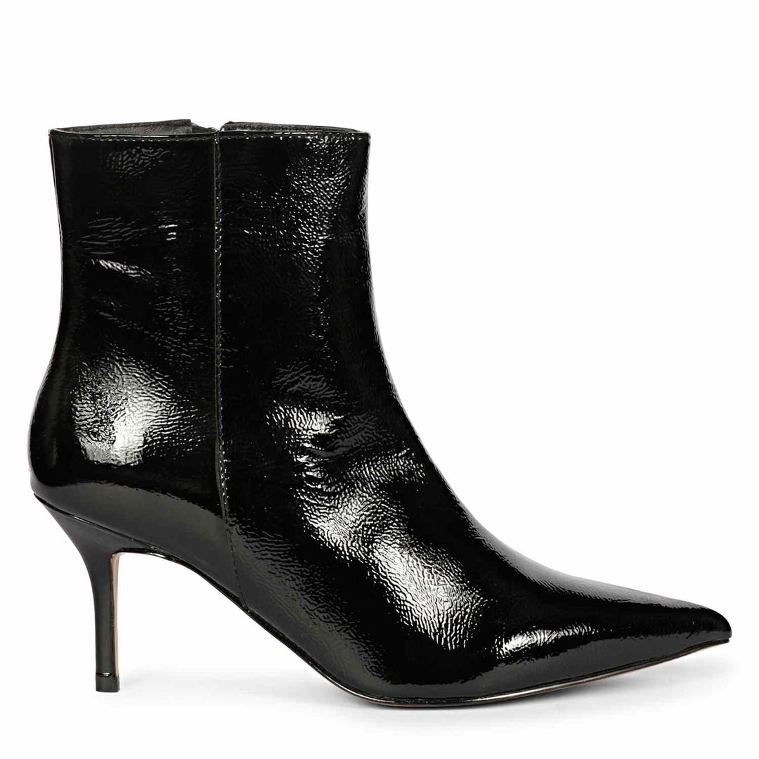 SAINT HARRIET BLACK CRINKLE PATENT LEATHER KITTEN HEEL POINTED BOOTS