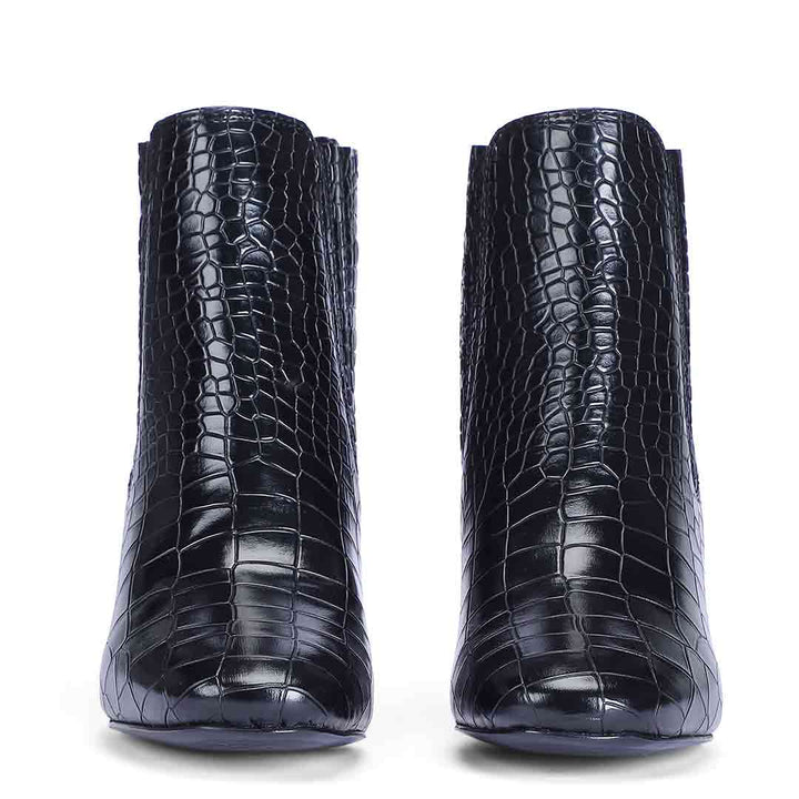 Black crocodile-patterned boots online