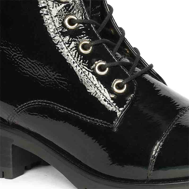 Saint Alba Black Crinkle Patent Leather Lace Up High Ankle Boots 41 / Black Saint Alba Black Crinkle Patent Leather Lace Up High Ankle Boots 41 / Black